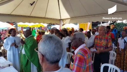 [Guadeloupe] Les marchandes défilent à Basse-Terre
