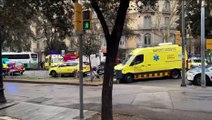 Cuatro personas en estado crítico al chocar dos autocares en la Diagonal de Barcelona