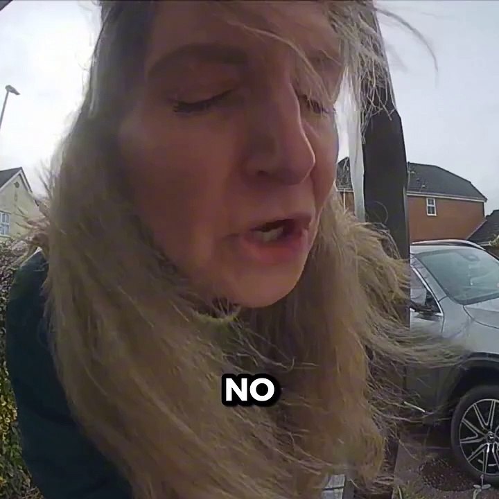 Karen ASKS if I'm on BENEFITS🔥💀