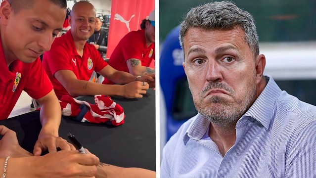Chicharito Hernández y jugadores de Chivas protagonizan firma de autógrafos en medio de la salida de Óscar García