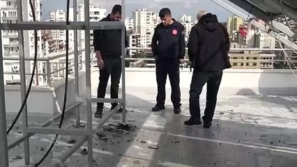Antalya'da düşen yıldırım bomba gibi patlayıp, apartmanı delip geçti