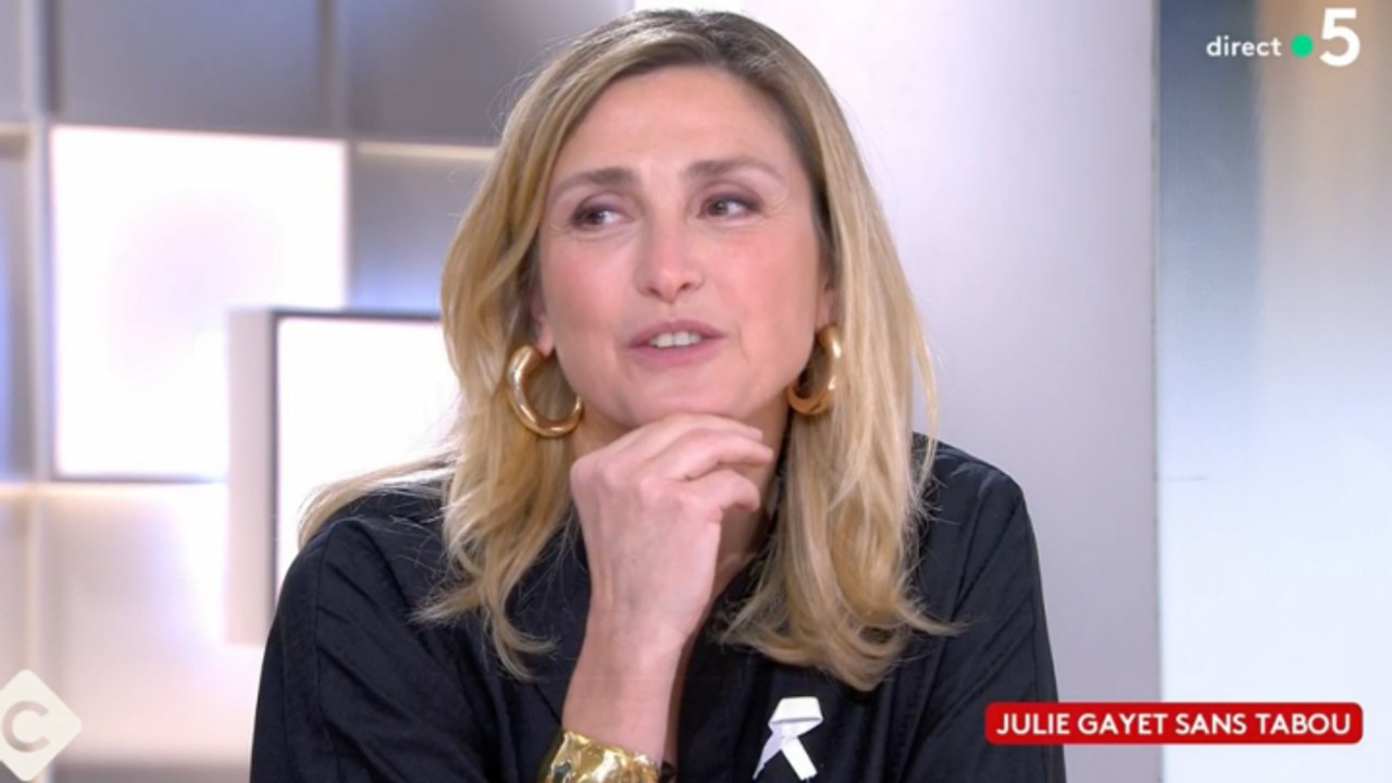"Quand j'ai rencontré François..." : Julie Gayet fait une confidence très étonnante sur François Hollande