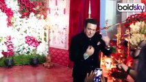 Govinda Kisses Wife Sunita Ahuja Video Viral, Tina And Yashvardhan Looks Unforgettable and Shocked