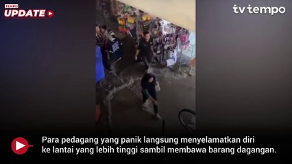 Air Banjir Mulai Masuk ke Mall Mega Bekasi