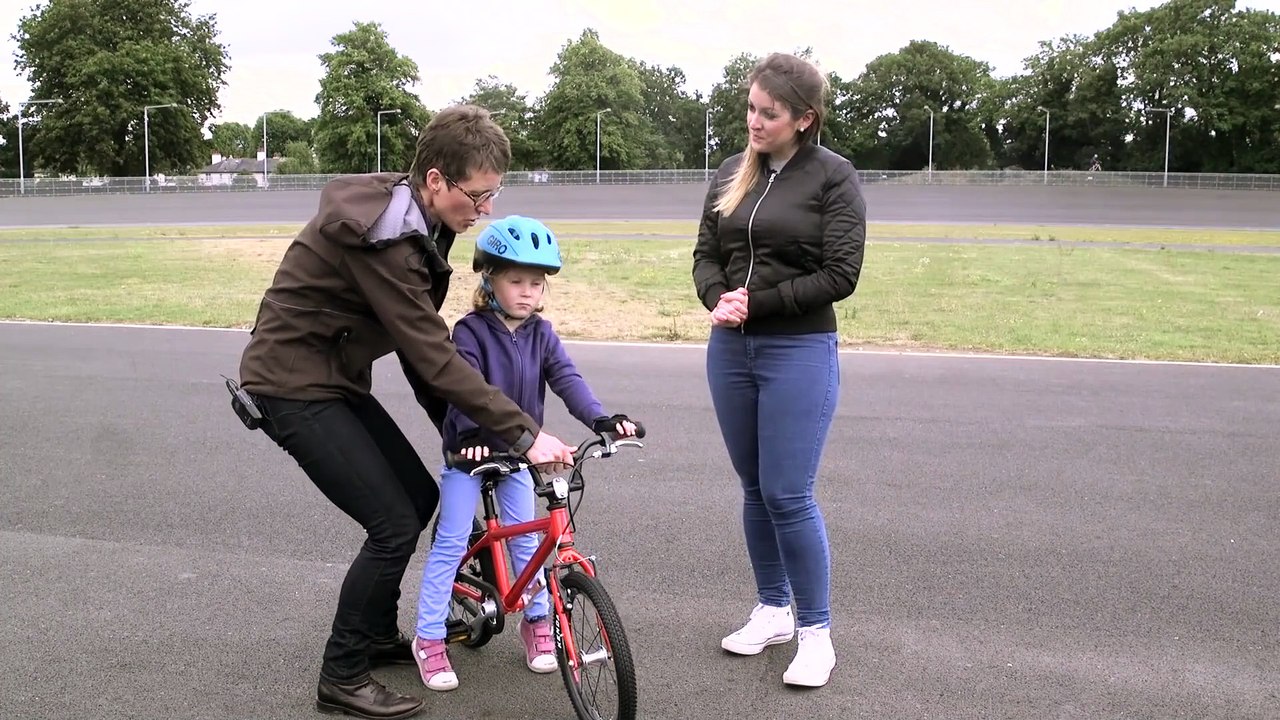 How To Teach Children To Ride A Bike In 45 Minutes - video Dailymotion