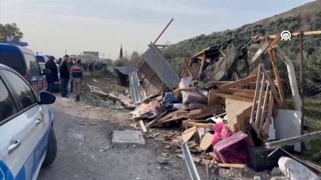 Tırın sebze tezgahına çarptığı kazada 1 kişi öldü, 1 kişi yaralandı