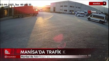 Manisa’da fabrikaya işçi taşıyan iki servis kavşakta çarpıştı