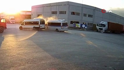 İki servis aracı birbirine girdi! 19 yaralı