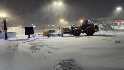 Blizzard conditions knock over McDonald's drive-thru in the Twin Cities