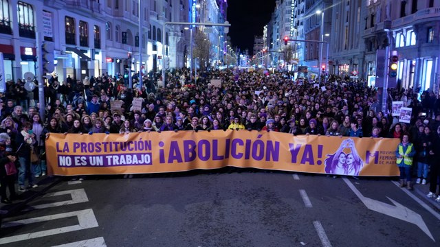 Las feministas 'clásicas', contra el Gobierno y sus socios por Jéssica, Monedero y Errejón