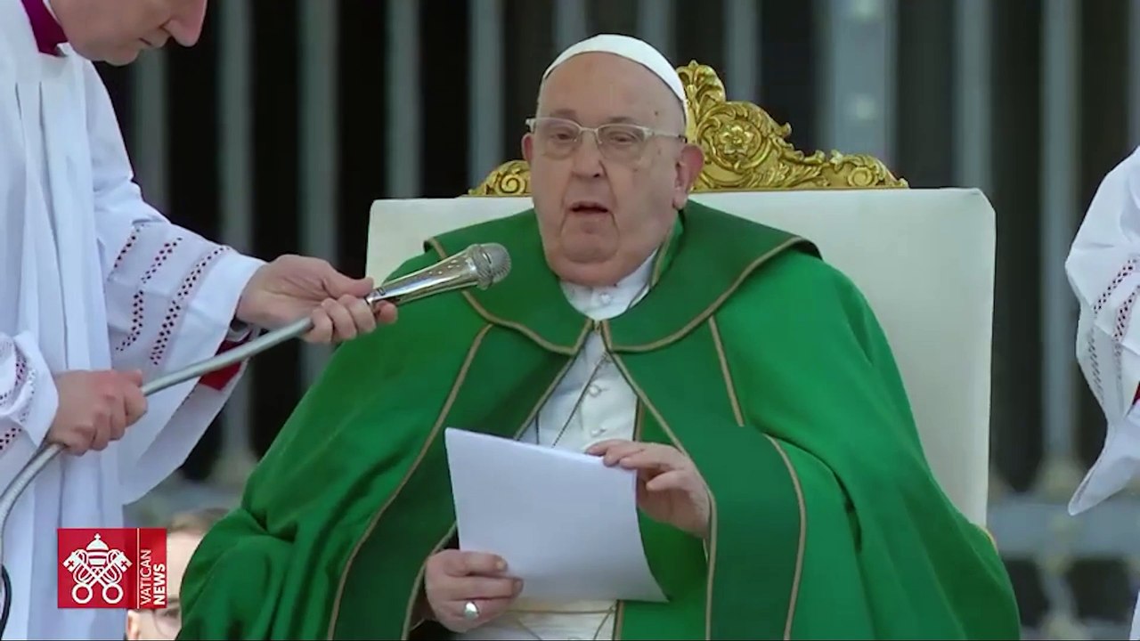 El Papa ha dormido "toda la noche y continua descansando"