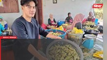 Upah bungkus ketupat bantu suri rumah