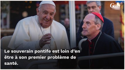 GALA VIDEO - Le pape François vit avec un demi-poumon en moins : cette première grave alerte sur sa santé
