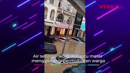 Mobil Mewah Terendam Banjir di Grand Galaxy City Bekasi