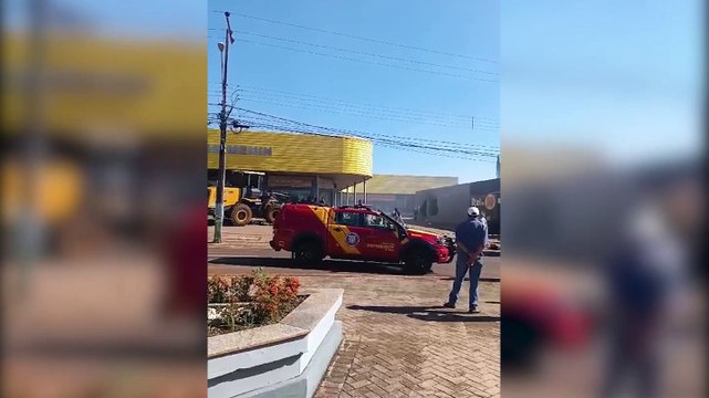 Nuvem de fumaça: Bombeiros retornam ao local de incêndio em Santa Tereza do Oeste