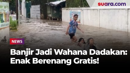 Banjir Jadi Wahana Hiburan Dadakan: Enakan Berenang di Sini, Gratis!