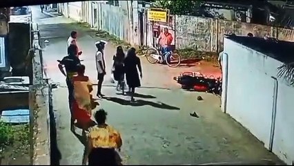 ஜங்கியும், நிக்கரும் போட்டுக் கொண்டு... அடேய் சுனாசீரன் என்ன பழக்கம்டா இது!! வடமராட்சி இந்து ஆரம்ப பாடசாலை திருவிளையாடல்களின் தொகுப்பு!!