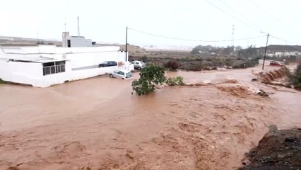 INSÓLITAS RIADAS en GRAN CANARIA: ESPAÑA de NUEVO en ALERTA