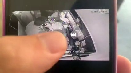 Graban cuando joven ataca a su compañero de trabajo