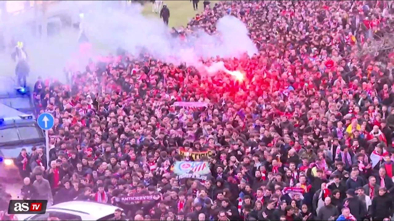 El FRENTE ATLÉTICO llega al SANTIAGO BERNABÉU escoltado por la POLICÍA | REAL MADRID vs ATLÉTICO DE MADRID