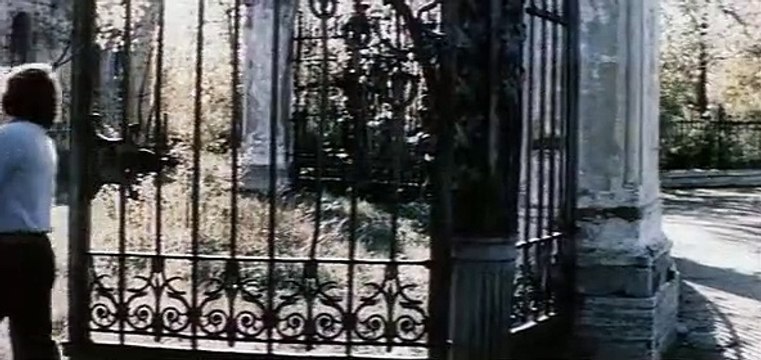 Не болит голова у дятла.