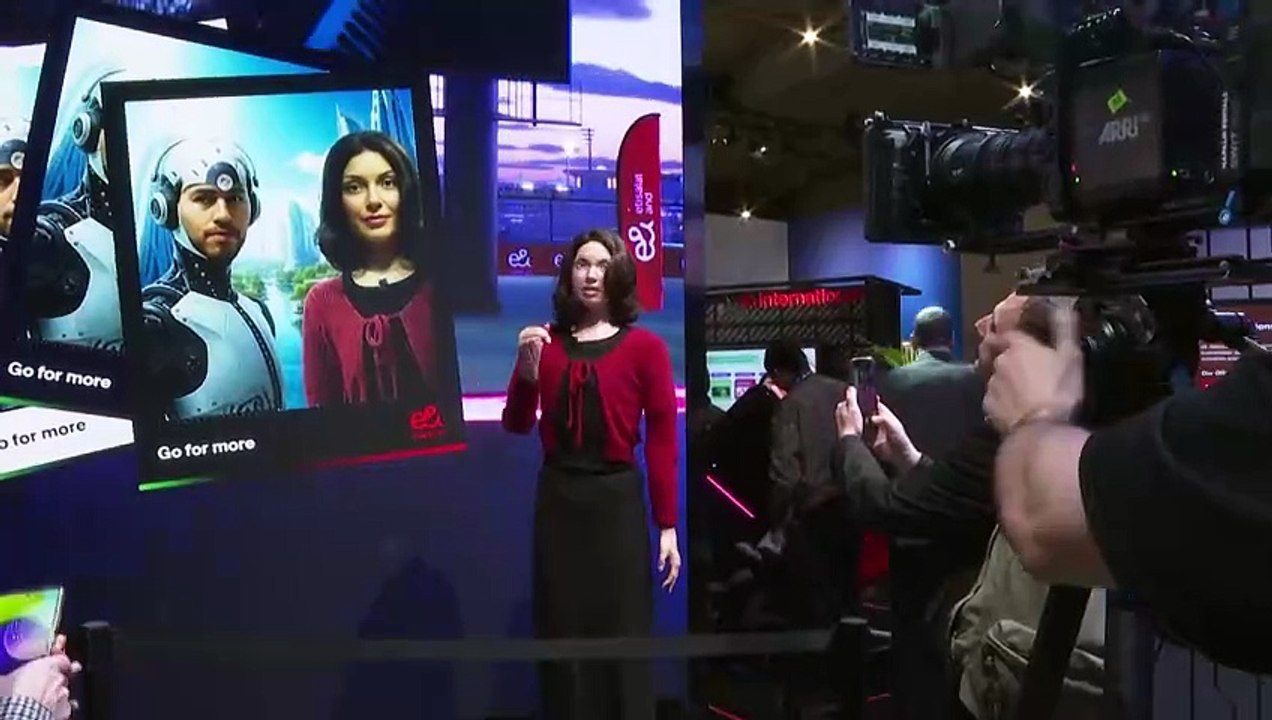 Del teléfono camaleón al robot hiperrealista, las novedades destacadas del MWC