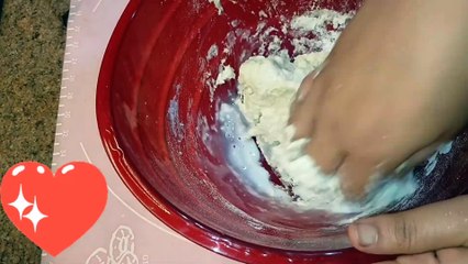 كرات بوبس محشيه نوتيلا 🥰حاجه وهم سهله ولذيذه ❤️