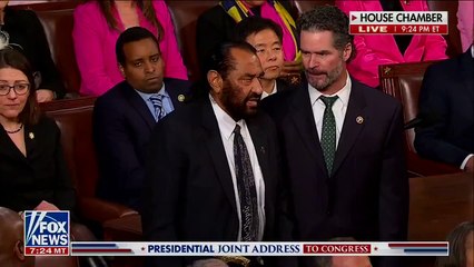 Trump, Demokrat üyeyi salondan kovdurdu