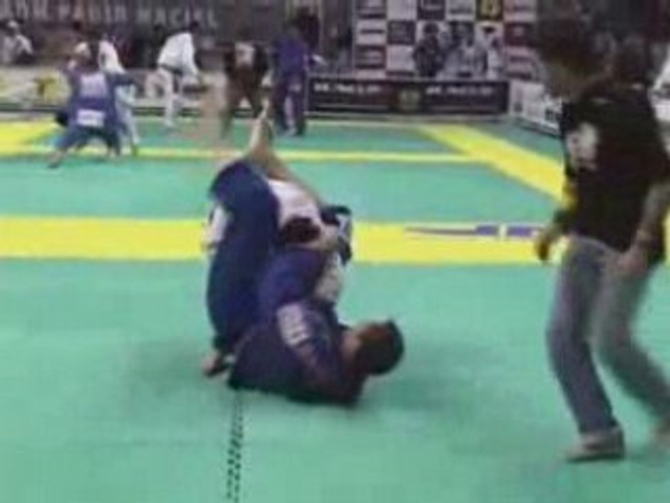 Marcelo Garcia vs Roger Gracie - BJJ Fight