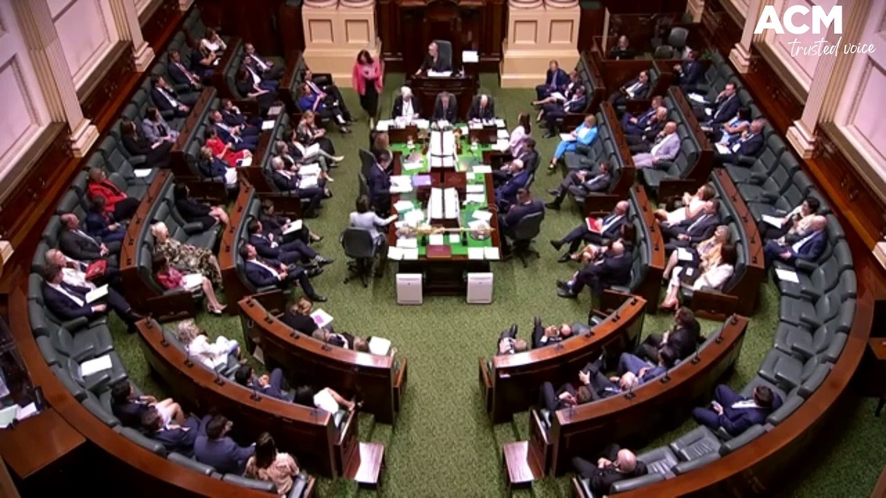 WATCH: Question time suspended when the gallery was cleared for heckling during Health Minister Mary-Anne Thomas response to MP Bill Tilley's question.