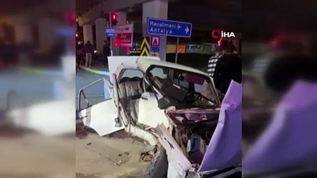 Tofaş otomobilin hurdaya döndüğü kazada 1’i ağır 3 kişi yaralandı