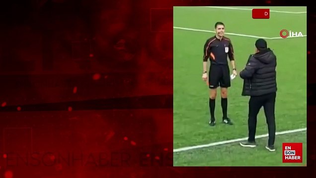 Yeşil sahada şaşırtan olay: Yönetici hakeme kırmızı kart gösterdi