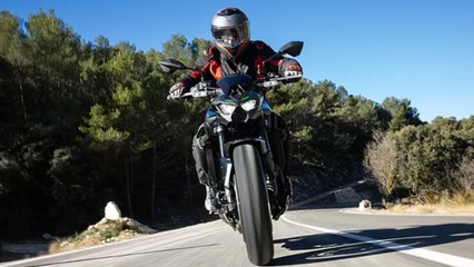 Probamos la Z900 de Kawasaki: más elegante, igual de gamberra