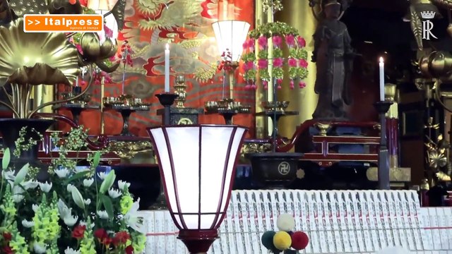 Giappone, Mattarella visita il tempio buddista Senso-ji