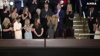 Trump ringrazia Musk, standing ovation e fischi al Congresso
