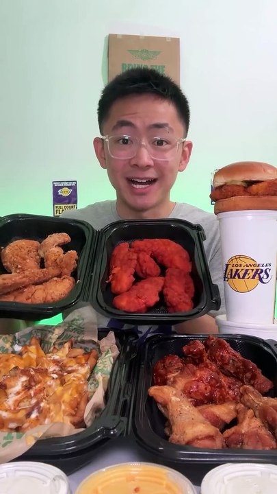 Follow for more ASMR videos🌮🍟 Credits: @thejcheneats #mukbang #asmr #fastfood #asmreating