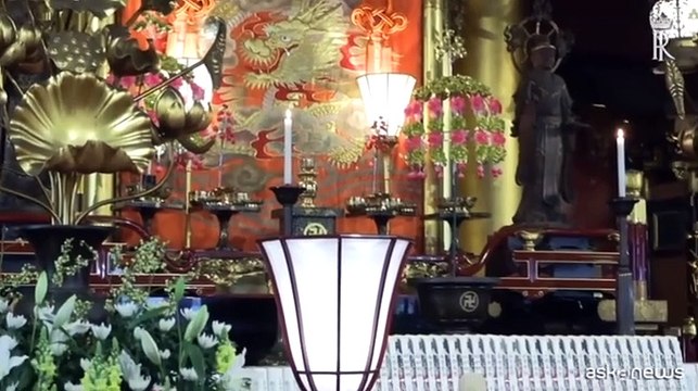 Mattarella in visita al tempio buddista Senso-ji di Tokyo