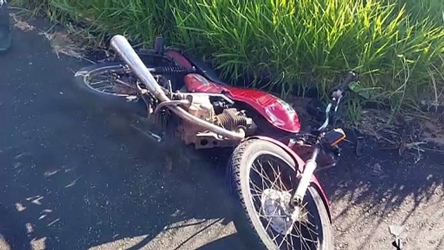 Acidente entre carro e moto deixa homem ferido em cruzamento de Umuarama