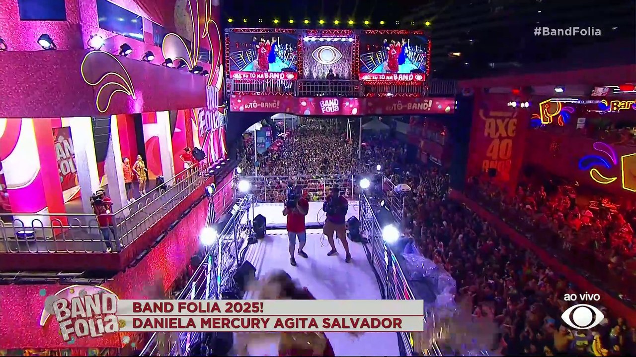 Oyá Por Nós: Daniela Mercury agita trio no Carnaval de Salvador