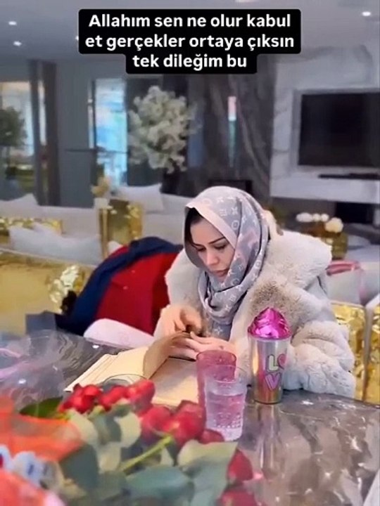 Bir gün Anıtkabir bir gün Umre! Her tuşa basıyor: Dilan Polat Kur’an-ı Kerim’i Tersten Okudu