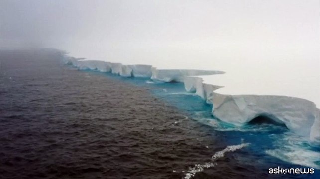 Si arena l'iceberg pi? grande del mondo che minaccia l'isola delle foche