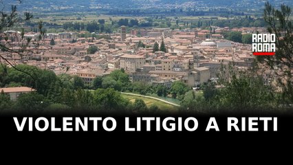 Piazza Oberdan, scazzottata tra due uomini: uno colpisce l’altro con una catena