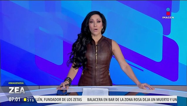 Niños envían sus cartas a Santa Claus y a los Reyes Magos en el edificio de Correos