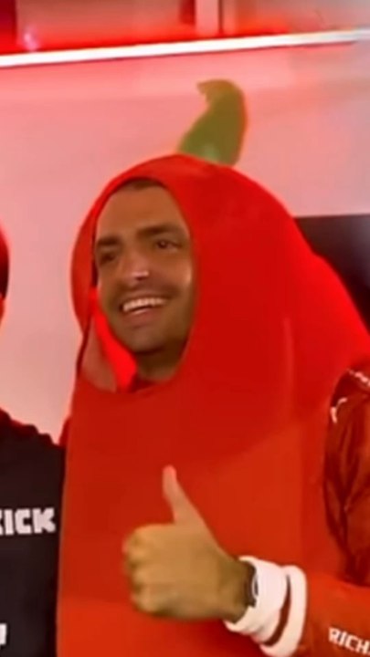 LES PILOTES F1 SE SONT OFFERT DES CADEAUX DE NOEL Regardez ca 😂❄️