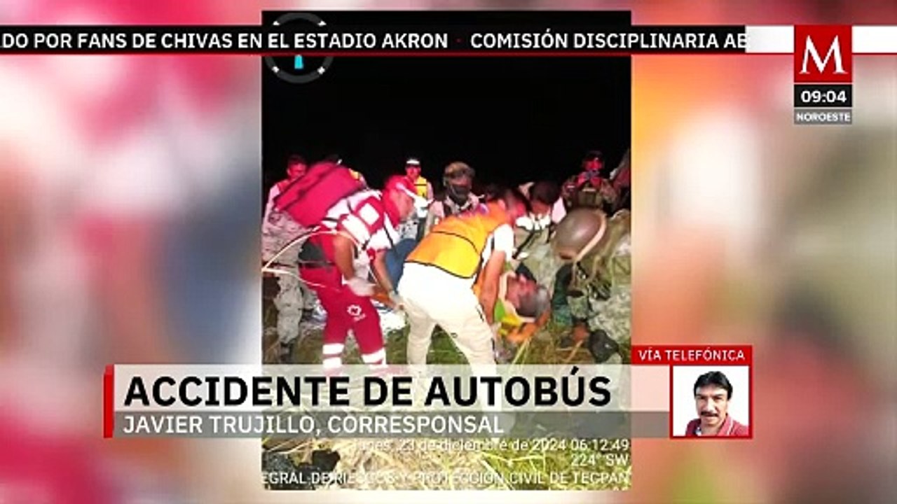Autobús de pasajeros se sale de la carretera y mata a dos mujeres en Tecpan de Galeana, Guerrero