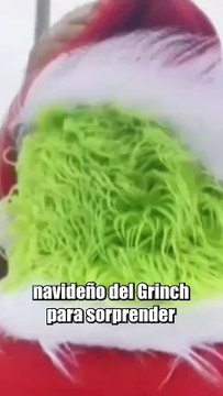 Agente de policía disfrazado del 'Grinch' detiene a comercializadores de drogas en Perú