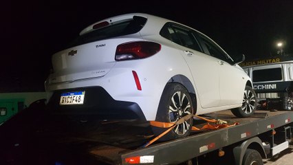 Carro com placa clonada é apreendido pela PM