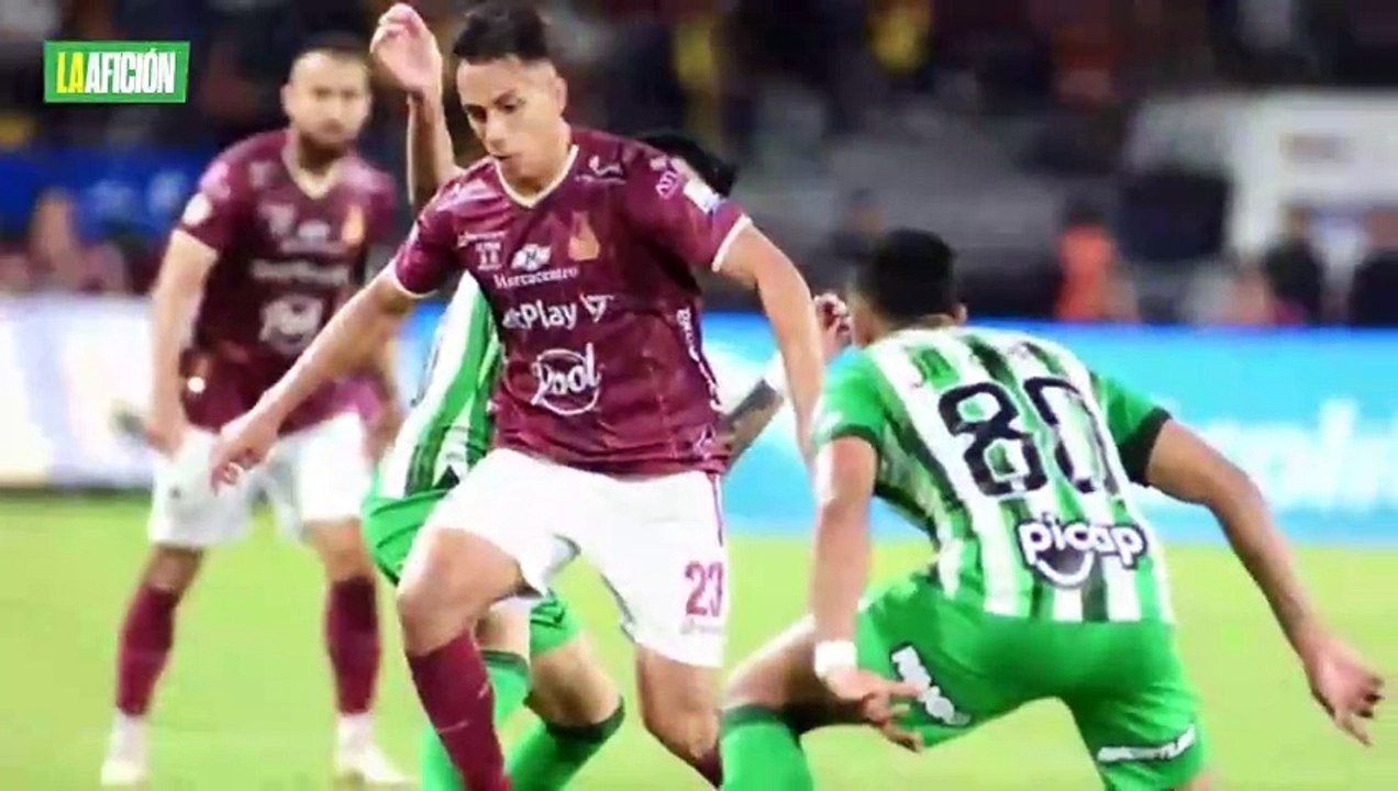 ¡Muy a la mexicana! Así fueron los efusivos festejos de Efraín Juárez tras conseguir el doblete