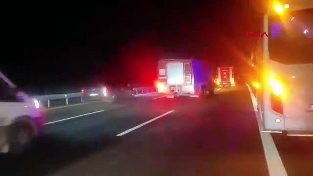 Arap turistleri taşıyan midibüs, seyir halinde yandı