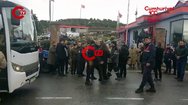 Balıkesir’deki mühimmat fabrikasının önünde endişeli bekleyiş sürüyor